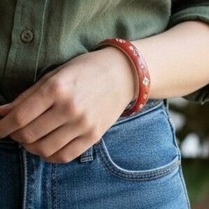 Bangle Bracelet Womens OS Red Vintage Enamel Rhinestone Geometric